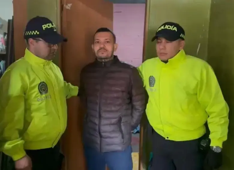 Elder José Arteaga Hernández, alias El Costeño, señalado de ser el autor intelectual del atentado contra el senador y precandidato presidencial Miguel Uribe y fue capturado por las autoridades en el occidente de Bogotá. FOTO: CAPTURA VIDEO POLICÍA NACIONAL