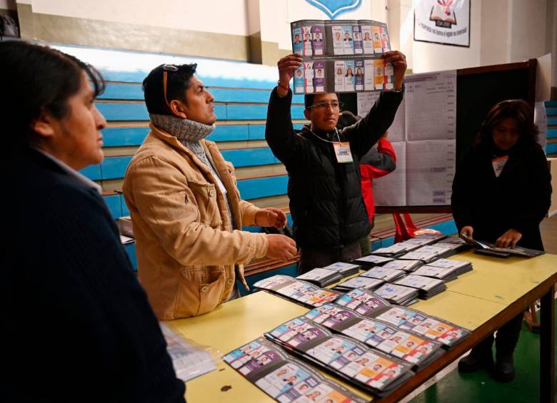 Los bolivianos acuden a las urnas el domingo para unas elecciones marcadas por una profunda crisis económica. Foto Getty.