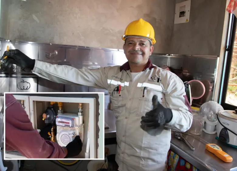 Un proceso de instalación en uno de los hogares beneficiados por los subsidios. FOTO: Cortesía