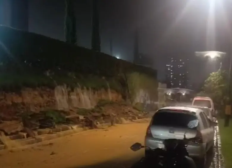 El muro afectado en una urbanización del corregimiento de Medellín. FOTO: imagen tomada de redes.