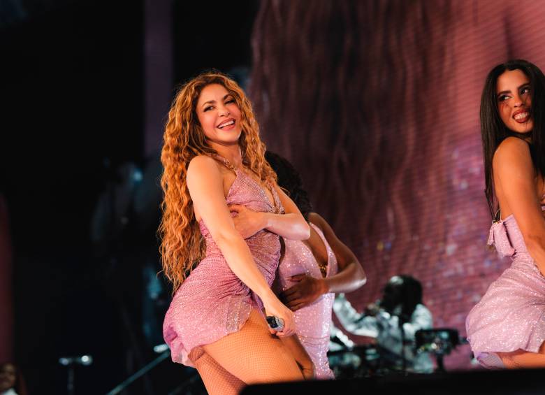 Shakira llena estadios en EE. UU. y sorprende con Rauw Alejandro, Ozuna y Alejandro Sanz