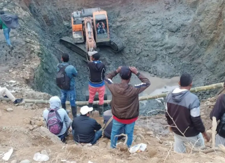 Las autoridades localizaron los cuerpos de los mineros atrapados en mina de oro en Santander de Quilichao y verifican que no hayan más personas desaparecidas en el socavón. Foto: redes sociales 