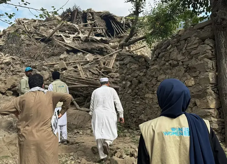 El terremoto en Afganistán revela la fuerte exclusión que viven las mujeres aún en casos de vida o muerte. FOTO: ONU Mujeres