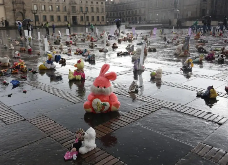 Imagen de un plantón contra el abuso infantil en Colombia. FOTO: COLPRENSA