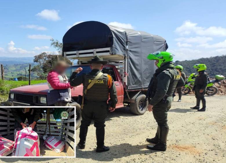 Así fue encontrada la carne por las autoridades en una vía rural. FOTO: Cortesía