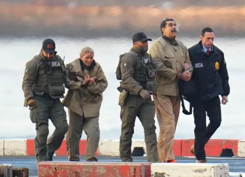 El presidente Nicolás Maduro y esposa, capturados por las fuerzas militares de Estados Unidos. FOTO: Getty