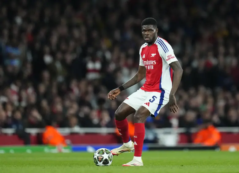 Thomas Partey fue citado por la justicia británica tras una investigación iniciada en 2022. (Photo by Jose Breton / NurPhoto via AFP)