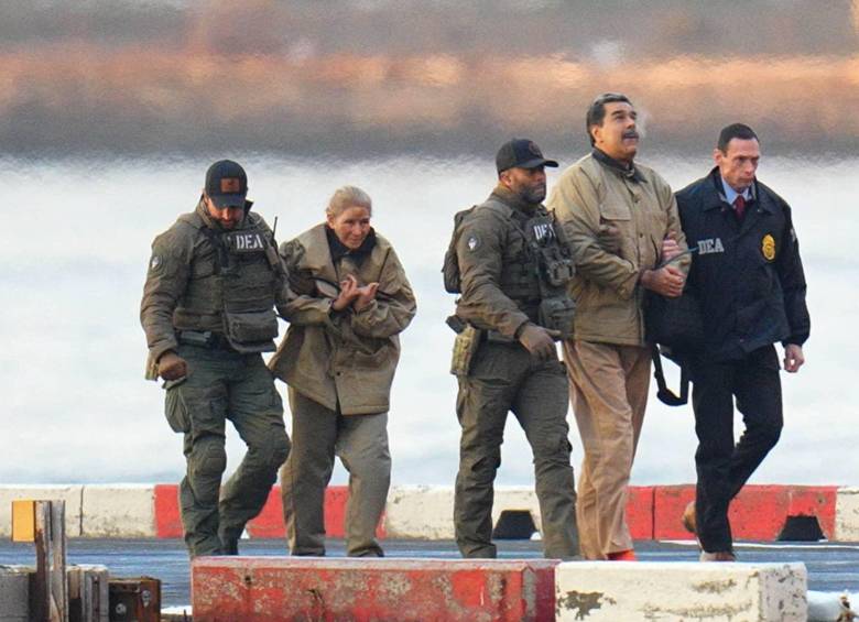 Nicolás Maduro y su esposa Cilia Flores trasladados al juzgado de Nueva York. Foto: Getty 