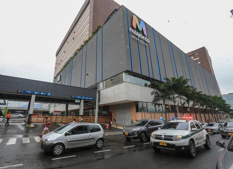 Fachada del centro comercial Mayorca en el municipio de Sabaneta. Foto: Esneyder Gutiérrez