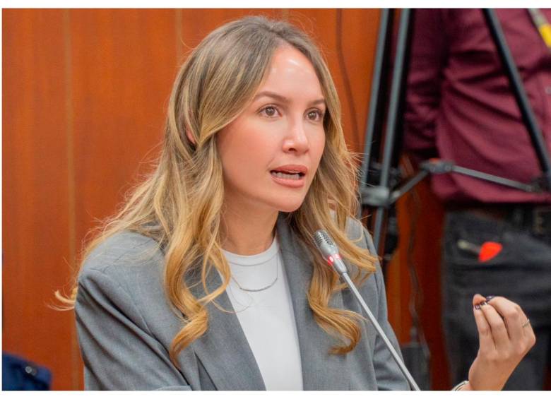 Castañeda gozaba de medidas cautelares y tenía derecho al voto ante la sanción de Cambio Radical; sin embargo, la resolución del CNE echó al traste esa medida. FOTO: X @AnyMarCas