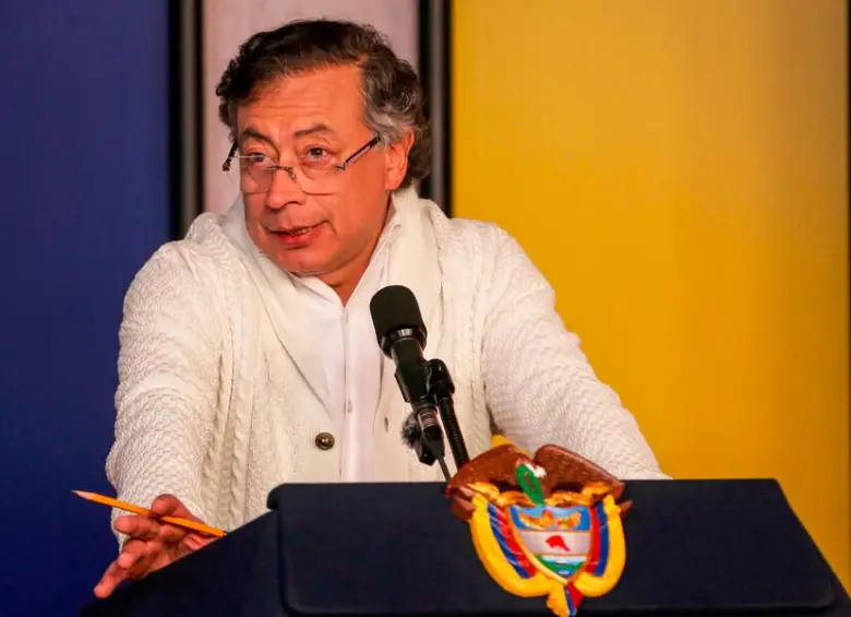 El presidente Petro dijo que presentará un proyecto de Ley para obligar cada año a definir un salario mínimo vital. FOTO COLPRENSA. 