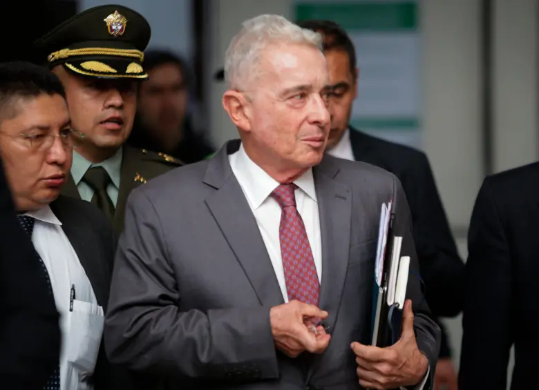 Álvaro Uribe está siendo juzgado por los delitos de fraude procesal y soborno a testigos. FOTO COLPRENSA