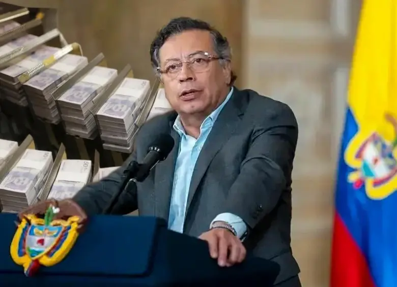 La iniciativa, presentada por el Gobierno del presidente Gustavo Petro, mantiene un monto de $556,9 billones. Foto: Colprensa y Archivo
