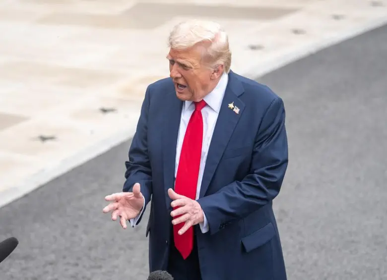 Donald Trump impuso nuevas restricciones a ciudadanos de varios países que entren a Estados Unidos. FOTO: Xinhua