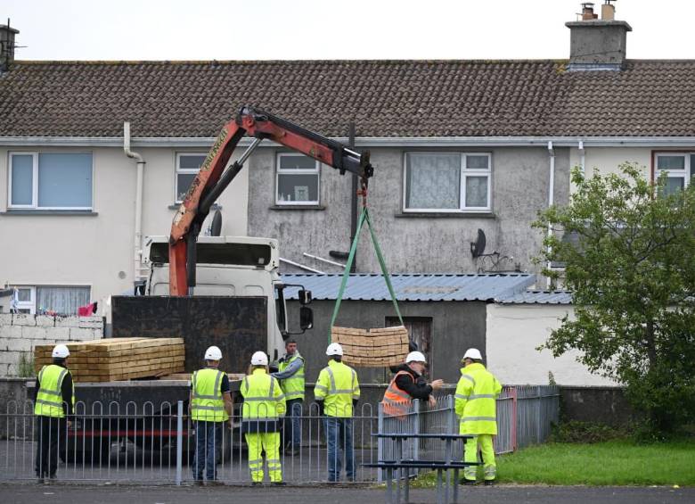 Estas fueron las excavaciones en el antiguo Hogar para Madres y Bebés Bon Secours en Tuam, Irlanda. Entre 1925 y 1961, cientos de niños murieron en el Hogar para Madres y Bebés St Mary’s, una maternidad para madres solteras y sus hijos, en Tuam, Condado de Galway. Dirigido por la orden de monjas católicas Bon Secours, este tipo de hogar fue común en toda Irlanda durante décadas. FOTO: GETTY