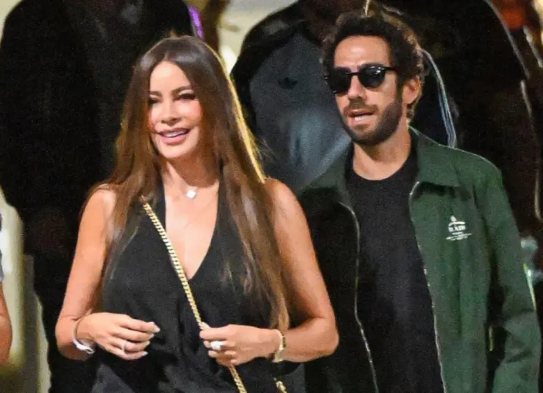 Sofía Vergara y Douglas Chabbott fueron vistos en el concierto de Oasis en el Rose Bowl de Pasadena, California. FOTO: BACKGRID.