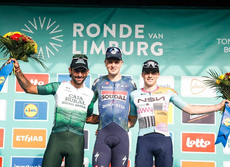 Fernando Gaviria (izquierda), uno de los mejores ciclistas en la historia de Colombia. FOTO X-CAJA RURAL