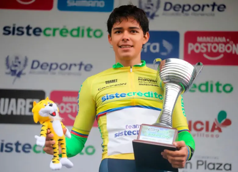 Jerónimo Calderón añadió un nuevo título a su palmarés este año. Además de ganar la Vuelta, fue campeón panamericano en Uruguay y del Novato de Oro Juvenil en Armenia. FOTO CORTESÍA FEDECICLISMO Jerónimo Calderón añadió un nuevo título a su palmarés este año. Además de ganar la Vuelta, fue campeón panamericano en Uruguay y del Novato de Oro Juvenil en Armenia. FOTO CORTESÍA FEDECICLISMO