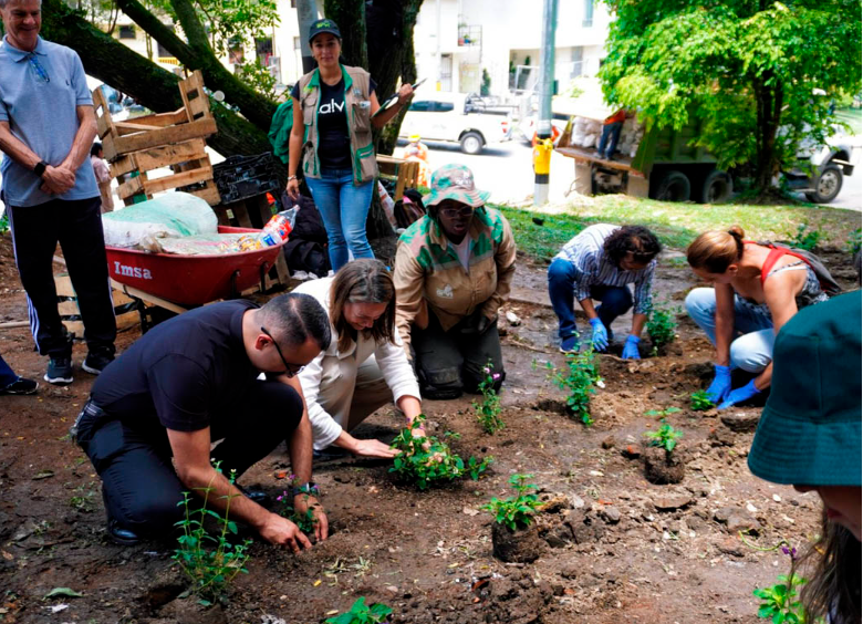 En los años 80 en Medellín, distintas entidades se reunieron y entendieron que el aseo no podría ser responsabilidad de una sola persona, así comienza la historia del comité. FOTO: Cortesía Alcaldía de Medellín