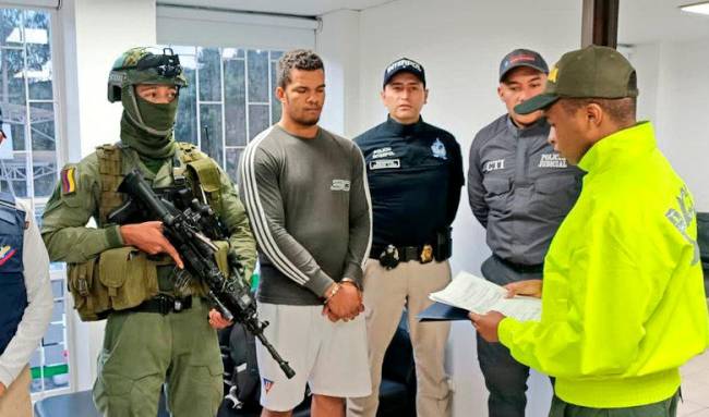 Ecuador entregó a Colombia a alias Gringo señalado comandante del