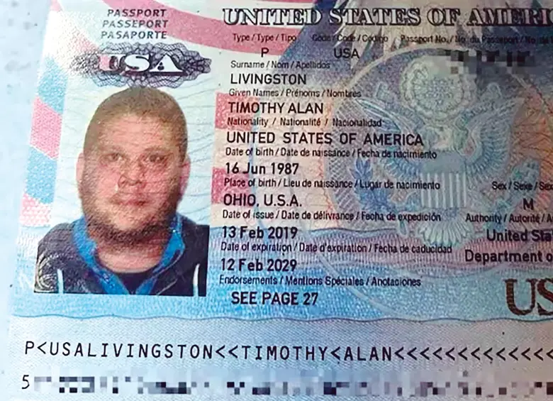 Pasaporte del turista estadounidense Timothy Alan Livingston, quien fue sorprendido con dos menores de edad en un hotel en El Poblado, en Medellín. Es buscado desde hace dos años. FOTO: Cortesía Migración