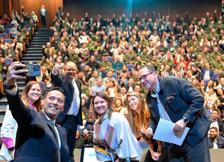 Al evento en Bogotá asistieron más de mil funcionarios del sector, según el Ministerio de Defensa. La reunión fue liderada por el ministro Pedro Sánchez. FOTO: CORTESÍA MINDEFENSA.