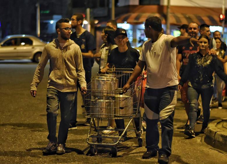 Los aguapaneleros no solo ofrecen comida a los habitantes de calle, también oportunidades de crecimiento y actividades sociales. FOTO Cortesía