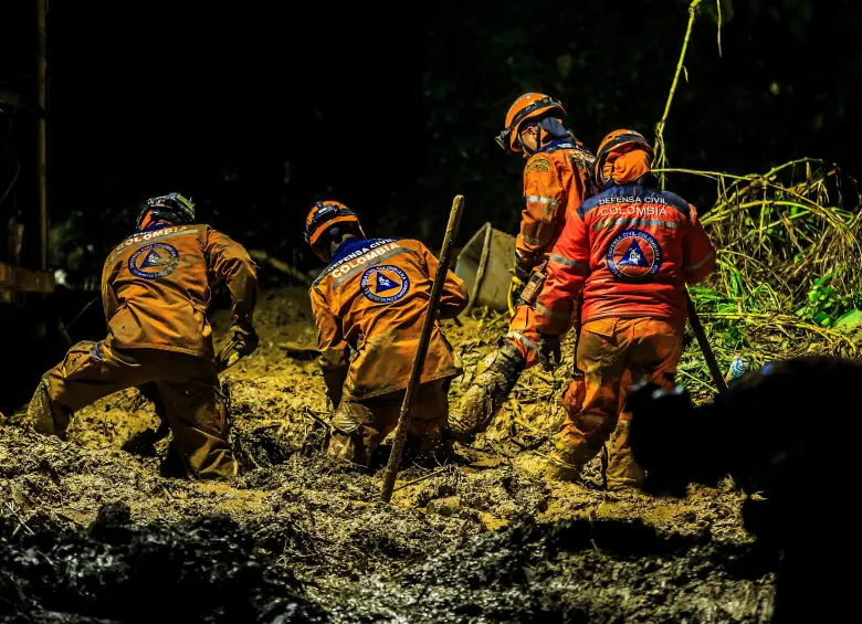 Las víctimas fueron halladas, según el reporte de las autoridades, bajo un muro de contención. FOTO: CAMILO SUÁREZ