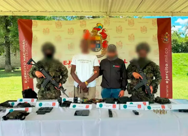 John Fredy Rengifo, alias Joao o 88, fue capturado al ser señalado de ser uno de los cabecillas del Clan del Golfo en el Nordeste antioqueño. FOTO: CORTESÍA EJÉRCITO NACIONAL