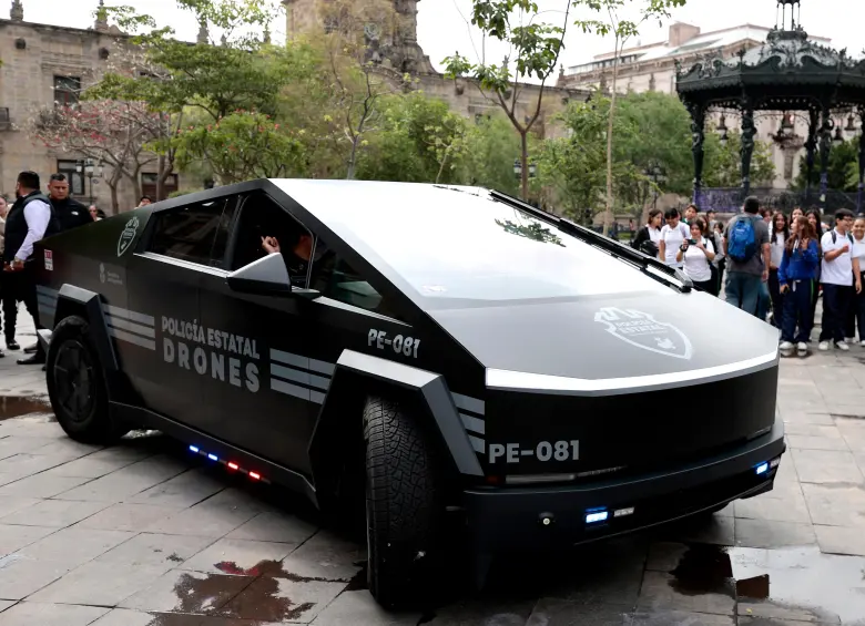Las camionetas Cybertruck fueron presentadas a la comunidad en Jalisco, México. FOTO: AFP