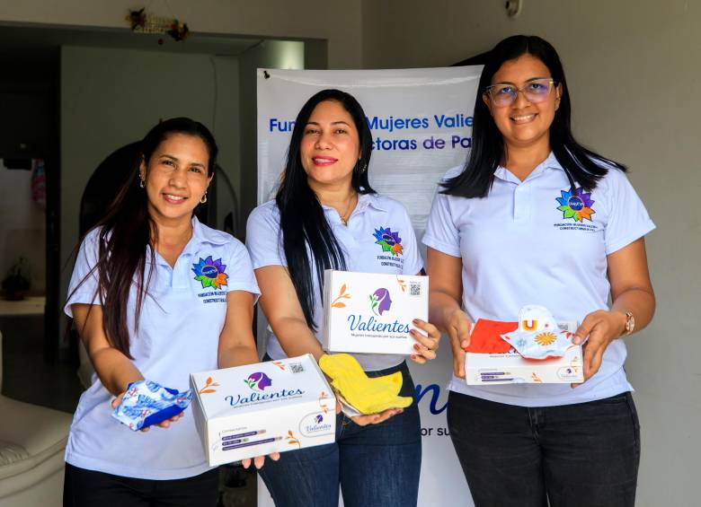 Erly, Diana y Angélica combinan el activismo social con emprendimientos productivos enfocadas en el empoderamiento de las mujeres en Caucasia. FOTO Camilo Suárez