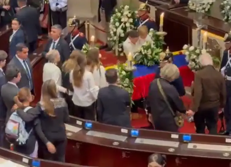 María Claudia Tarazona es la esposa de Miguel Uribe Turbay. FOTO captura de video