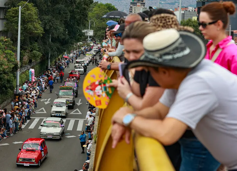 Desfile de autos clásicos y antiguos en Medellín 2025. FOTOS: MANUEL SALDARRIAGA