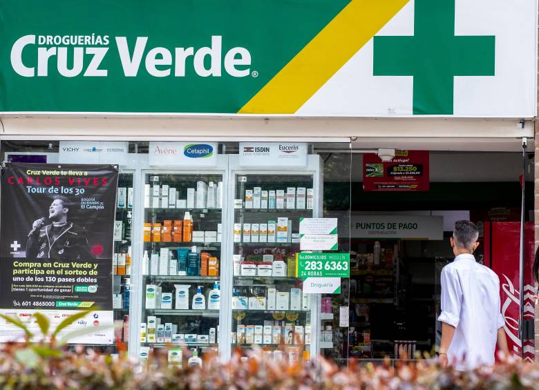 Cruz Verde aseguró que acompañará la transición con Sanitas para evitar interrupciones en la entrega de medicamentos a los afiliados durante el cambio de operador. FOTO: Camilo Suárez