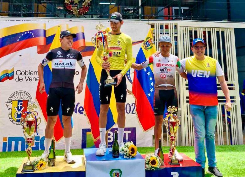 Así quedó conformado en podio de la Vuelta a Venezuela, que finalizó este domingo con los colombianos como grandes protagonistas. FOTO CORTESÍA TEAM MEDELLÍN 