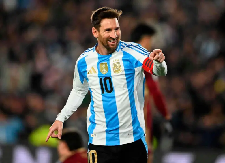 Lionel Messi, a sus 38 años marcó doblete con Argentina ante Venezuela, en el qu e sería su último partido por Eliminatoria en Buenos Aires. FOTO AFP