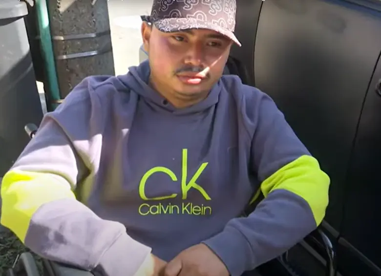 Andrés Felipe Pino, militar que fue golpeado brutalmente en Medellín. FOTO: CAPTURA DE VIDEO TELEMEDELLÍN