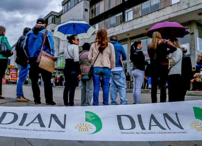 El Gobierno tiene como meta alcanzar un recaudo acumulado de $312,8 billones al cierre de diciembre. Foto: Colprensa