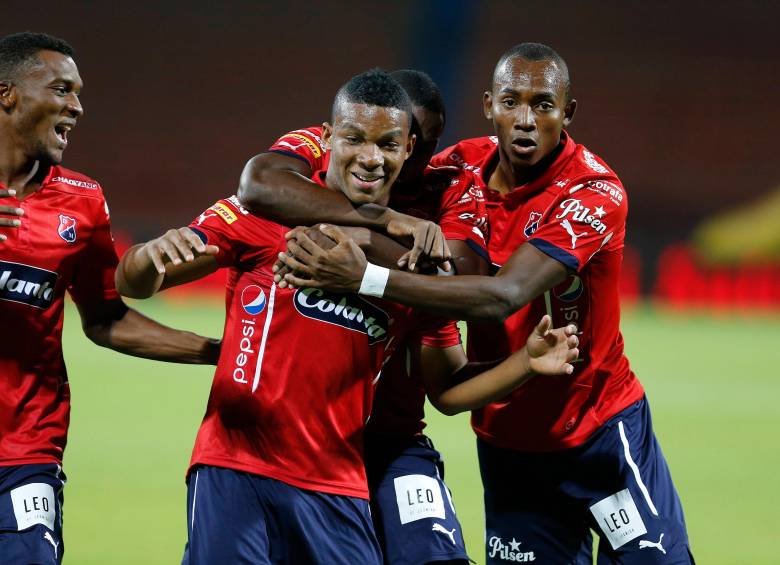 El lateral izquierdo Frank Fabra jugó con el Medellín en el segundo semestre de 2015. En 24 encuentros anotó dos goles. En la foto celebra uno de ellos. Foto: Juan Antonio Sánchez