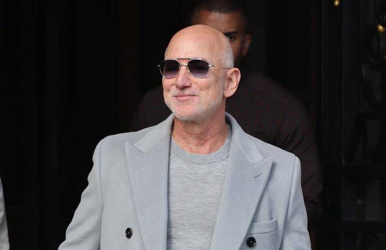 Jeff Bezos se consolidó como la tercera persona más rica del planeta, con una fortuna que ronda los US$264.100 millones, solo por debajo de Elon Musk y Bernard Arnault. FOTO: Tomada de Forbes.