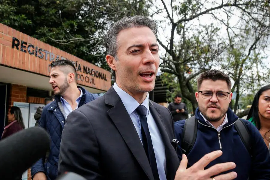 El exalcalde insiste en seguir adelante, aunque persisten dudas sobre su eventual inhabilidad por haber participado en la consulta del Pacto Histórico. FOTO: COLPRENSA El exalcalde insiste en seguir adelante, aunque persisten dudas sobre su eventual inhabilidad por haber participado en la consulta del Pacto Histórico. FOTO: COLPRENSA