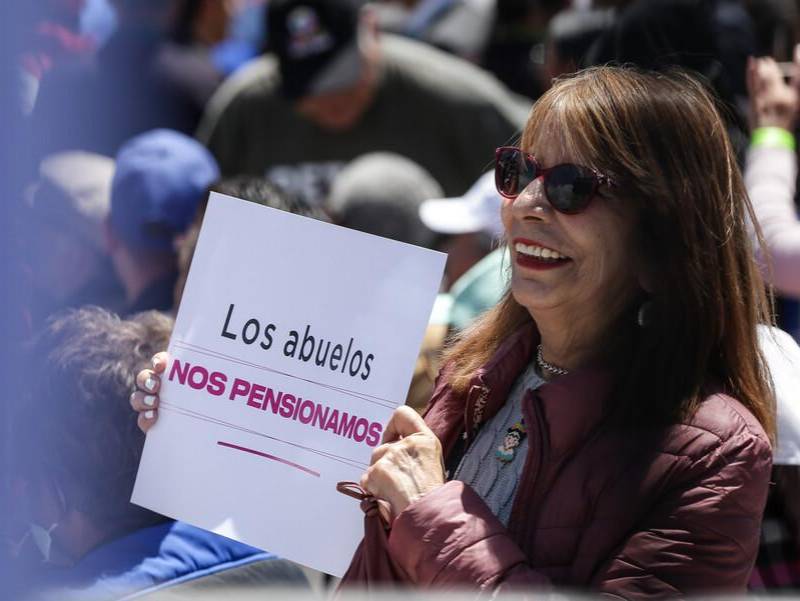 El nuevo sistema pensional está estructurado en cuatro pilares, estos son: solidario, semicontributivo, contributivo y de ahorro voluntario. FOTO: Colprensa.