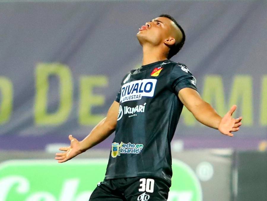 Alejandro Álvarez del Pereira marcó el gol del empate ante Leones y el penal definitivo para ganar la serie. FOTO CORTESÍA DIMAYOR 