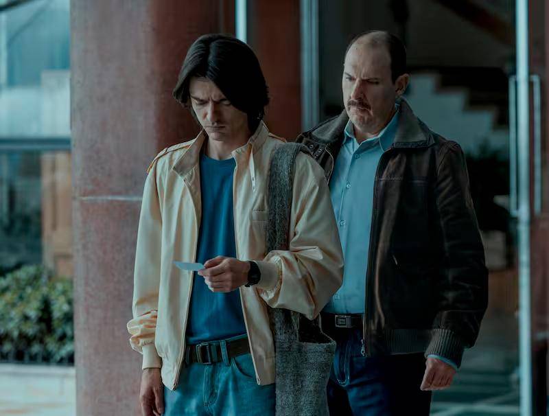 José Restrepo y Andrés Parra son Camilo León y Jeremías Salgado en Estado de fuga 1986. FOTO: Cortesía Netflix