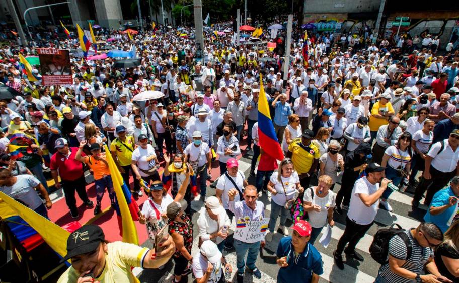 En el exterior también se hizo convocatoria para la marcha, en Estados Unidos se convocaron personas en Frente al Consulado de Colombia en New York. Foto: Julio Herrera. 