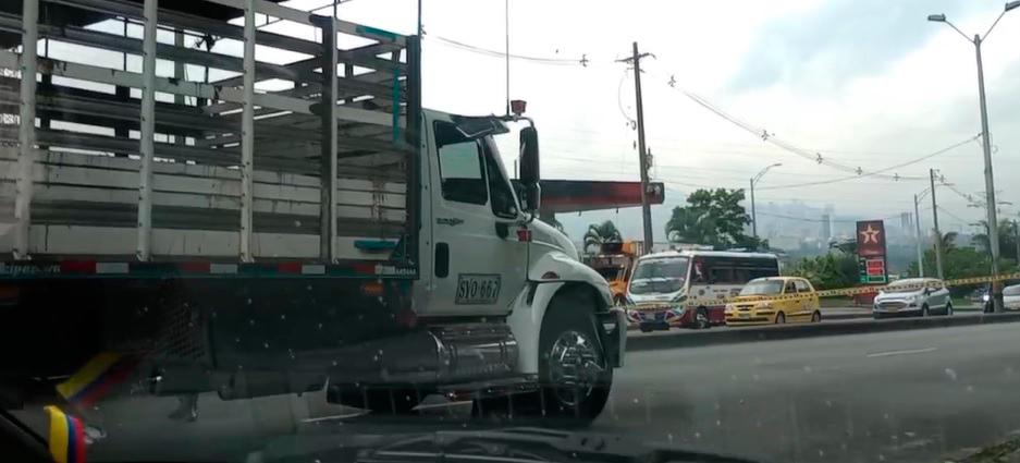 Ojo Cierran Autopista Norte A La Altura Del Puente De La Madre Laura