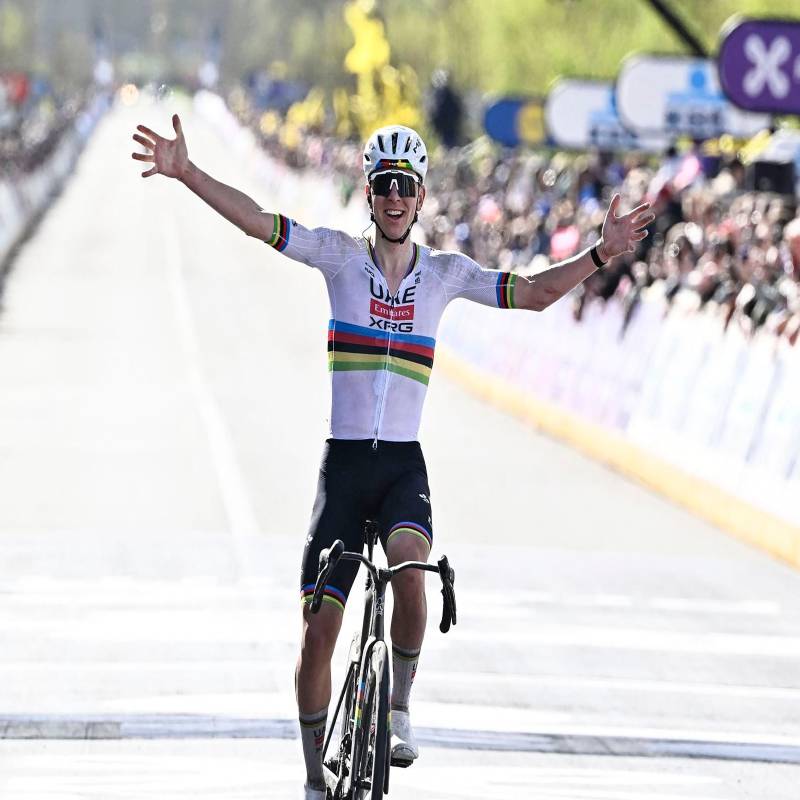 Tadej Pogacar ya suma 111 triunfos como corredor profesional. FOTO X-UAE