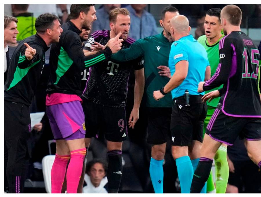 El reclamo de los jugadores del Bayern tras el error cometido por el árbitro en la semifinal de la Champions que favoreció al Real Madrid. FOTO AFP