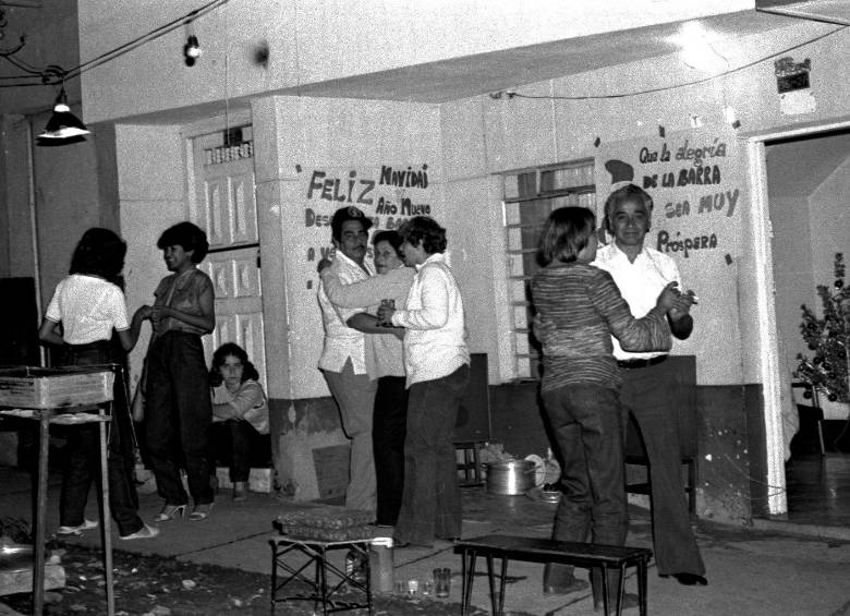 Una foto para el recuerdo. Celebración de Navidad en 1980. Foto: Archivo El Colombiano.
