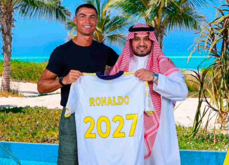 El portugués Cristiano Ronaldo renovó su contrato con el Al Nassr y así se acaban las especulaciones sobre su futuro deportivo. FOTO TOMADA X@AlNassrFC_EN